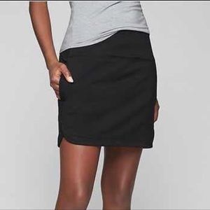 Athleta Globetrotter Skort in Dark Teal size L